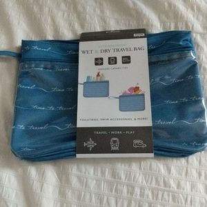 NWT Wet dry travel bag